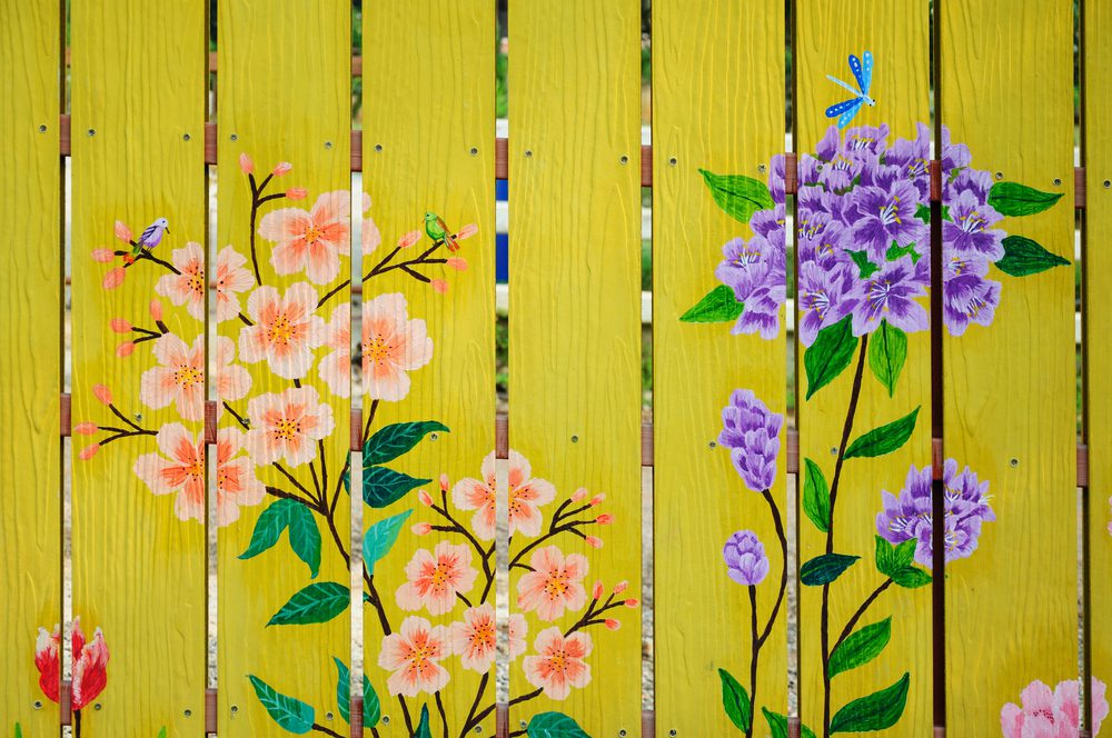 fence painting