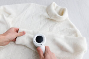 remove lint from clothes