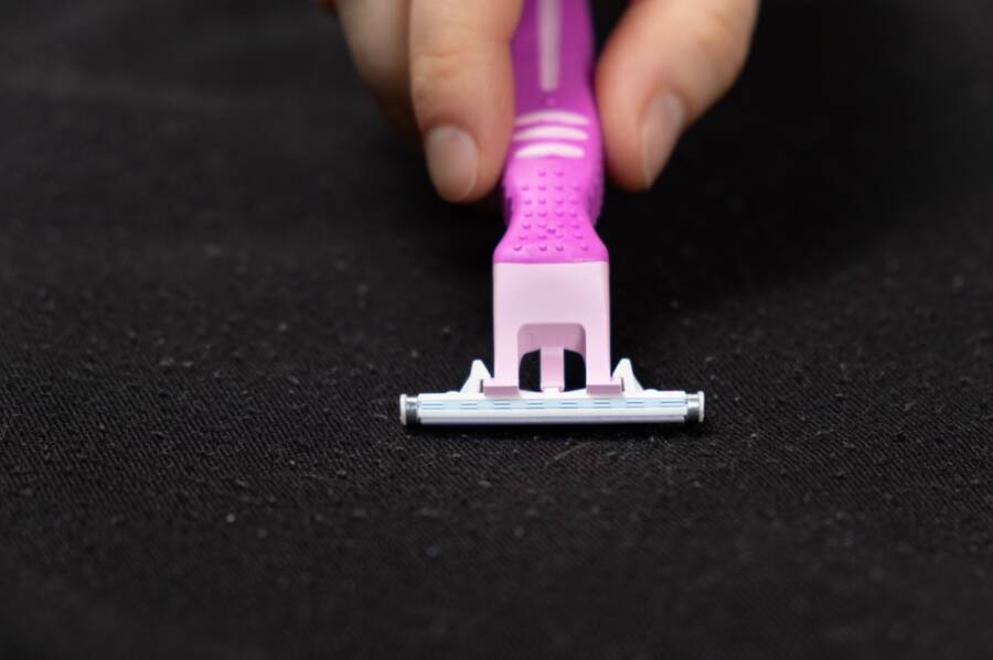 remove lint from clothes